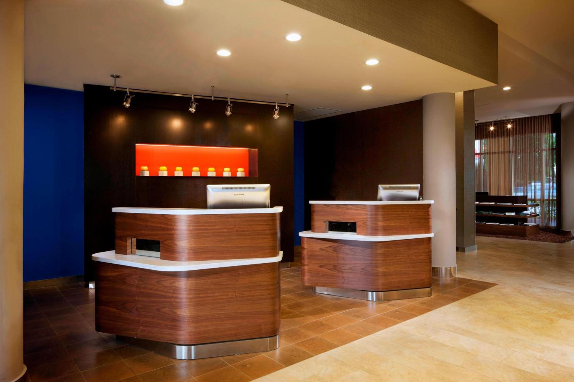 Courtyard Miami Dadeland Hotel Glenvar Heights Exterior photo